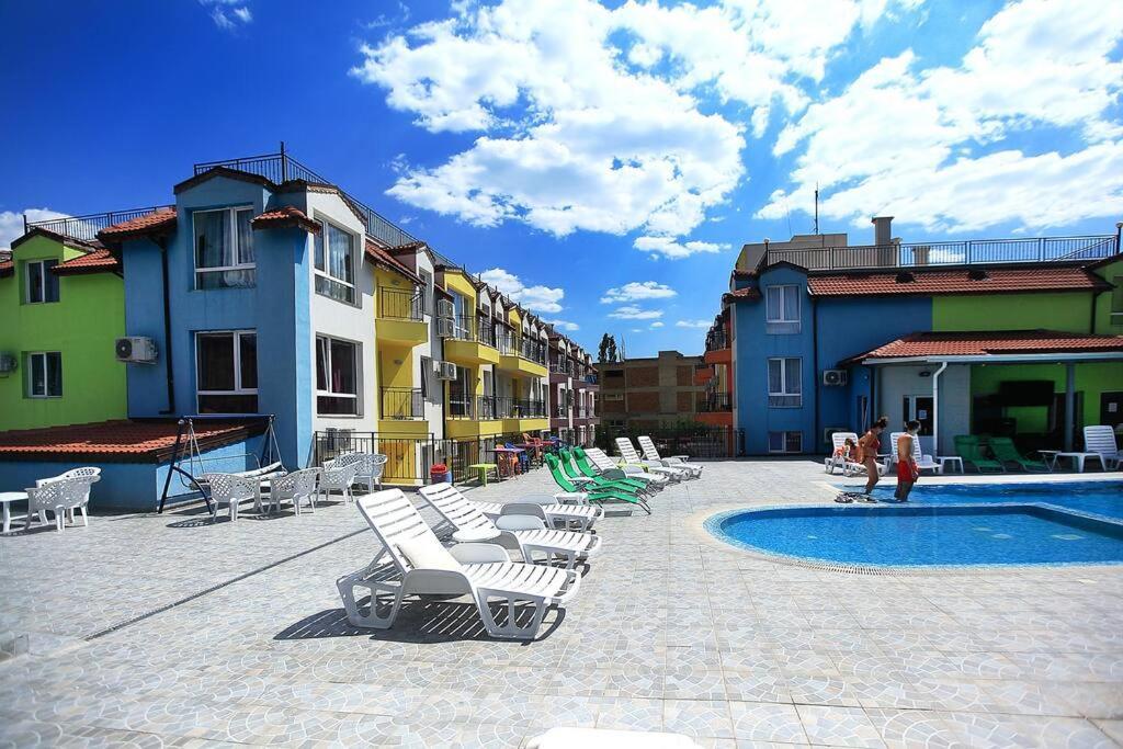 Modern Delux Apartments In Flowers&Pool Private Complex Balchik Exterior photo